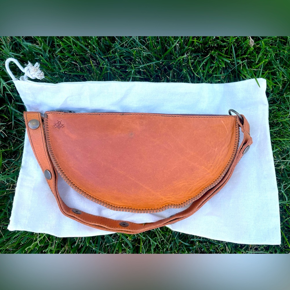 Lyons Leather Co. Honey Biggie Bee ($198)